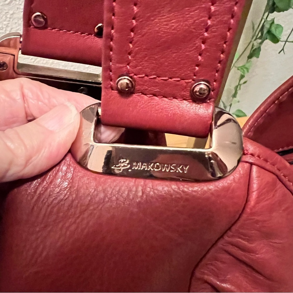 B Makowsky Red Pebbled Leather Hobo Shoulder Bag Large - Picture 4 of 13